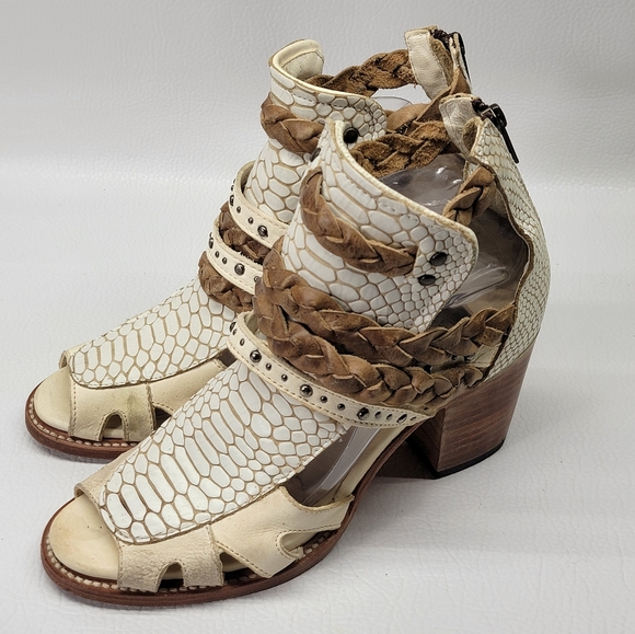 Freebird Boots sandals Womens Size 9 Brown Leather  beige snake some stains that - Picture 4 of 8